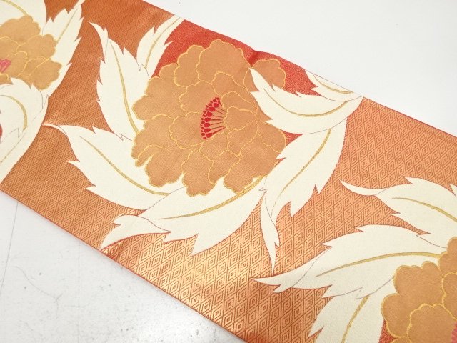 Bag belt with woven peony pattern